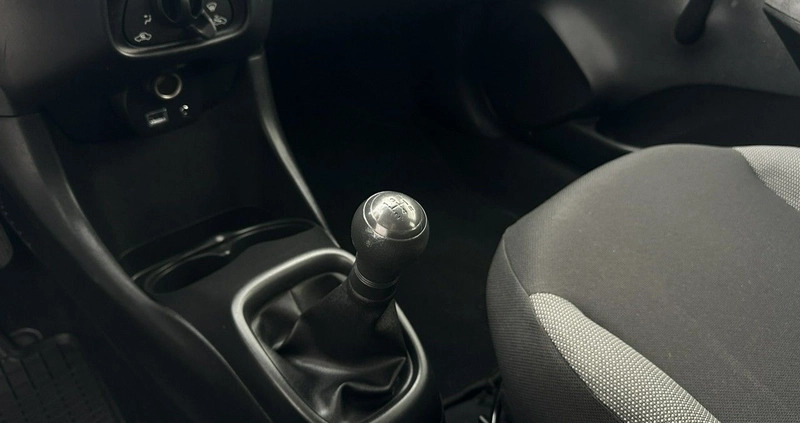 Toyota Aygo cena 35900 przebieg: 119417, rok produkcji 2019 z Grójec małe 781